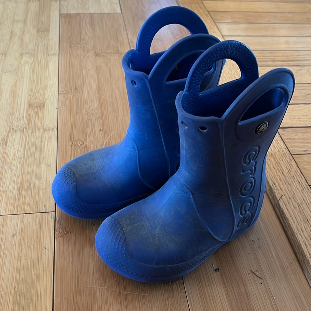 Kids crocs rain boots size 11